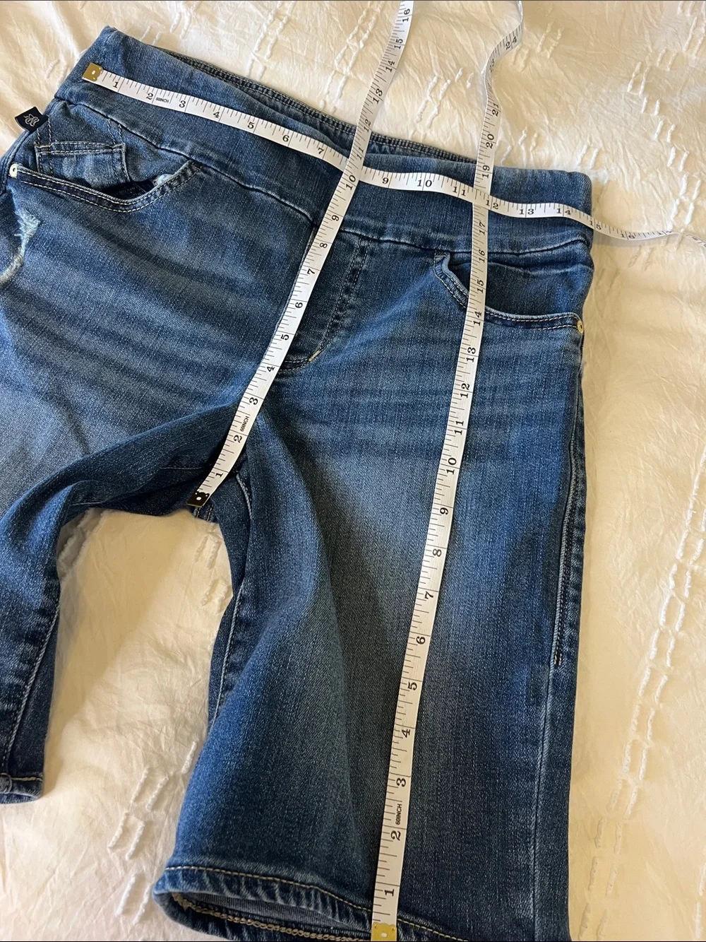 Rock & Republic Shorts Fever Pull On Denim Bermuda 10 Rx Stretchy Slimming Long